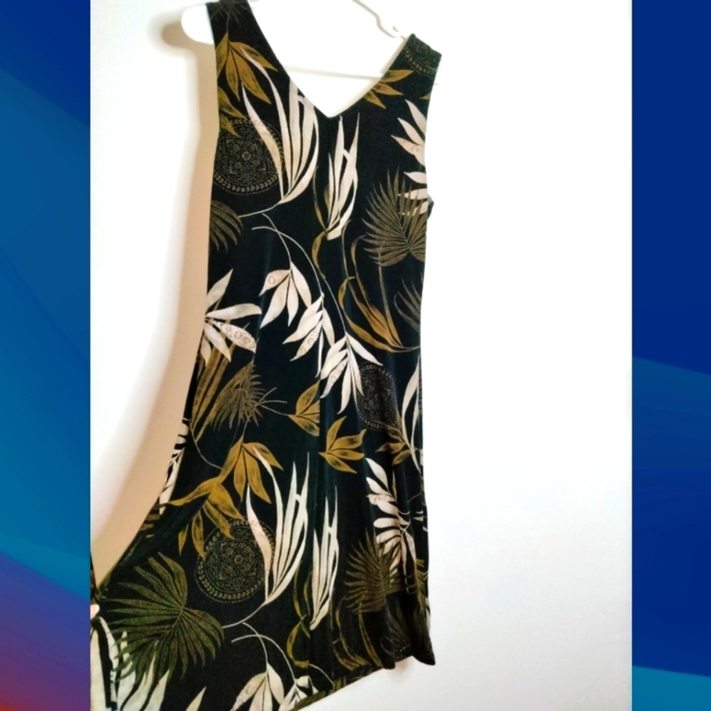AGB (Size 12) Black Botanical Floral Print Simple Slinky Non-Wrinkle Dress (NWT)